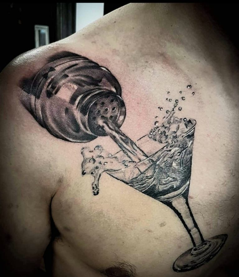 Syndicat Tattoo Studio Wien Cocktail Realistic